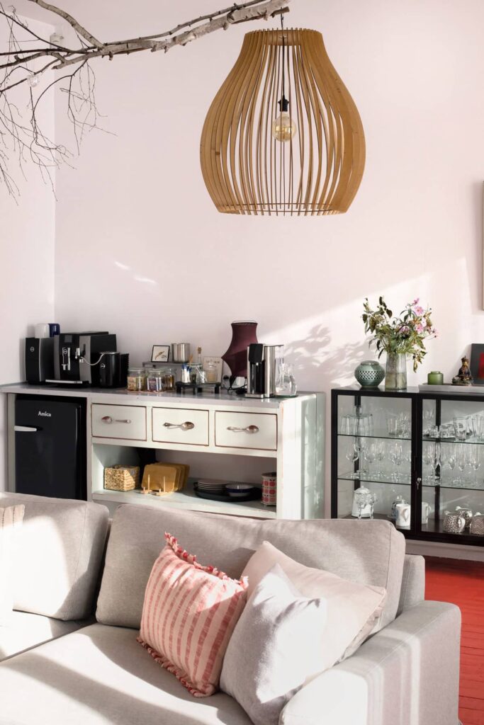 Salon i kącik kawowy w domu gościnnym Rajskie Jabłka w Pławnej Górnej na Pogórzu Izerskim